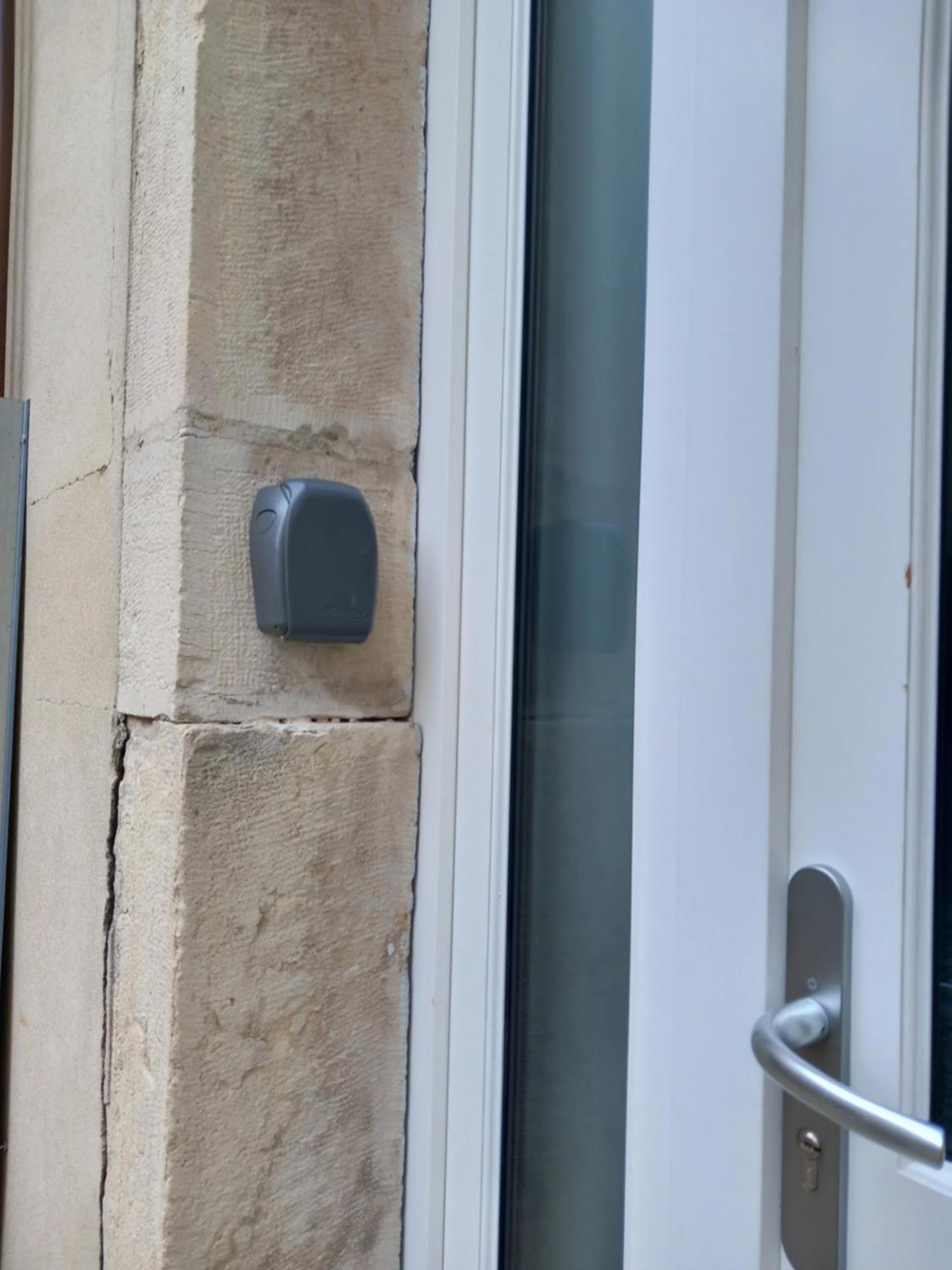 La Cour Fleurie, Tout Confort Dijon Bagian luar foto
